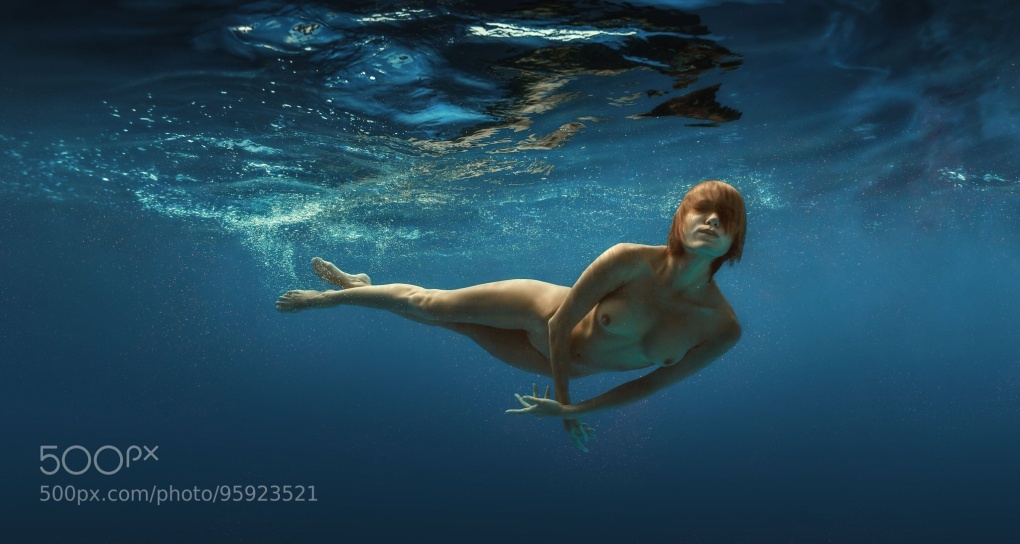 Подводные съемки ню