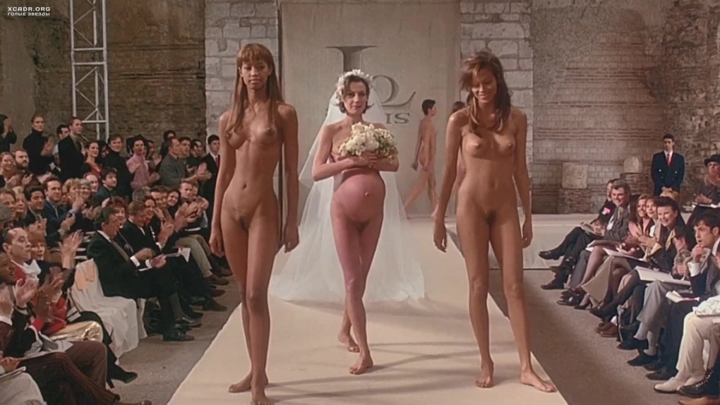 Демонстрация голых женщин