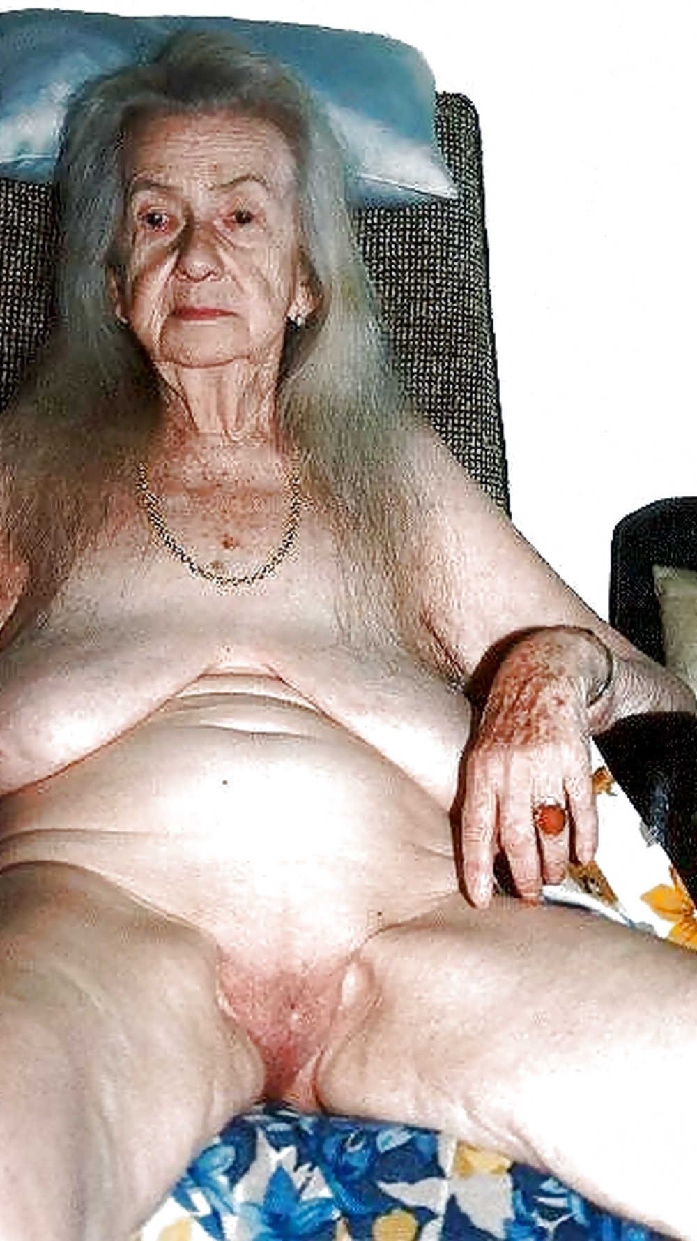 Голые старушки за 70.лет