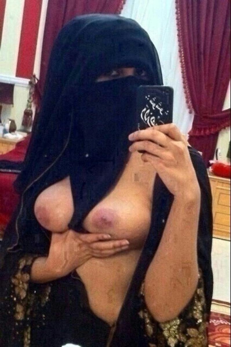 Красивые голые арабские женщины