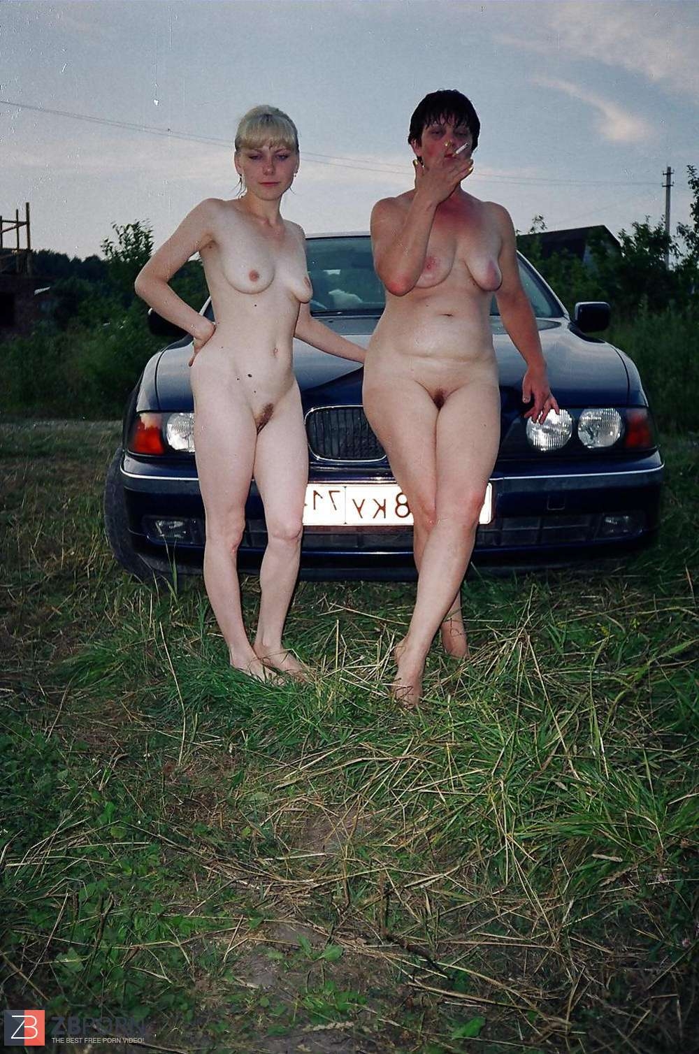 Две голые женщины частное
