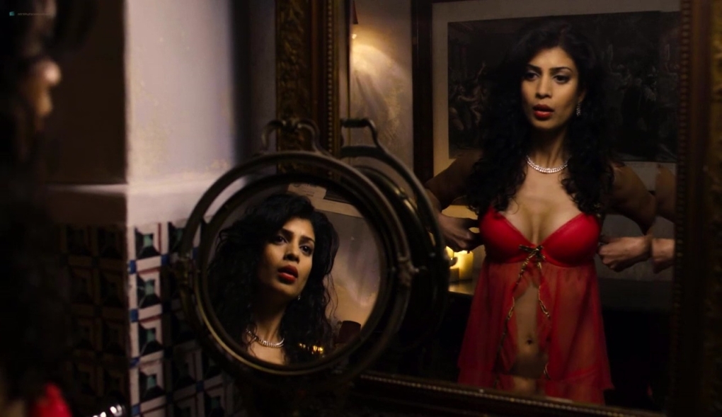 Tina Louise suffers