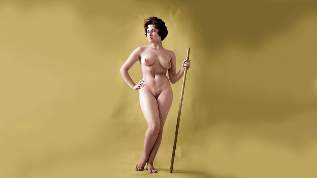 Miela Marry Queen в полный рост nude